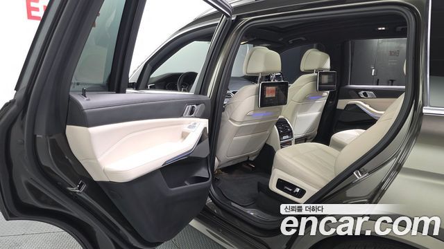 BMW X7 M50i 6STR
