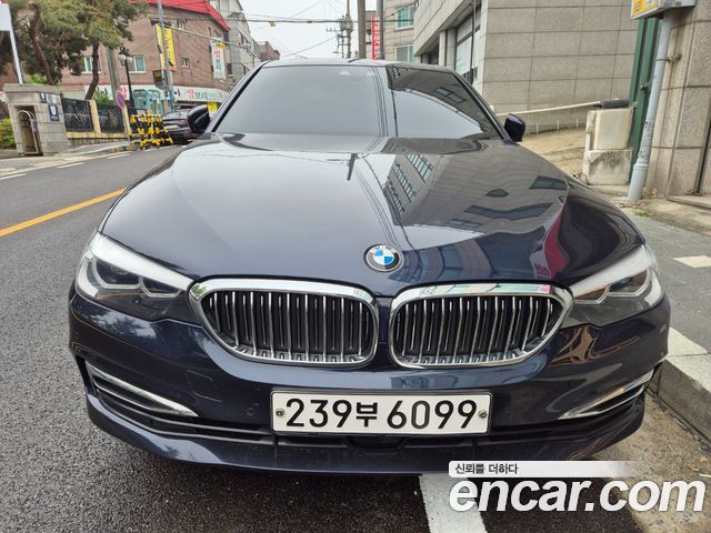 BMW 5-Series 520i Luxury
