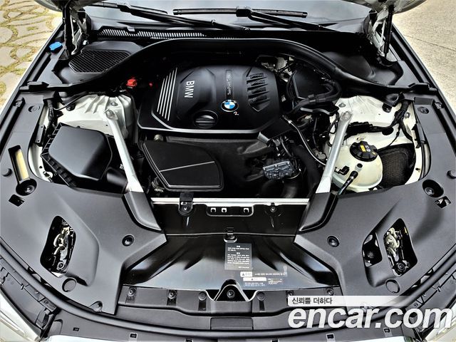BMW 5-Series 520d xDrive M Sport Package Plus