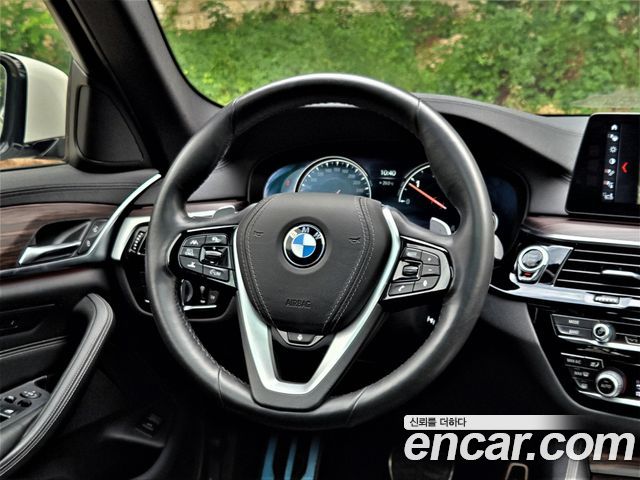 BMW 5-Series 520d xDrive M Sport Package Plus