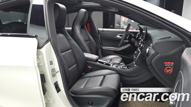Mercedes-Benz CLA-Class CLA45 AMG 4MATIC