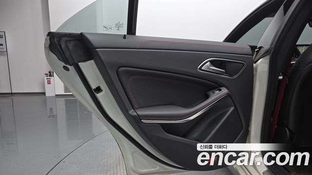 Mercedes-Benz CLA-Class CLA45 AMG 4MATIC