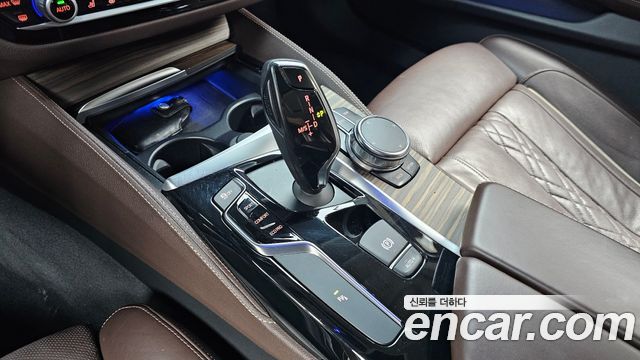 BMW 5-Series 530i xDrive Luxury Plus