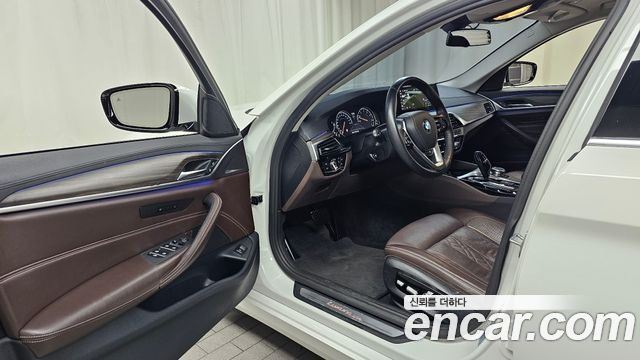 BMW 5-Series 530i xDrive Luxury Plus