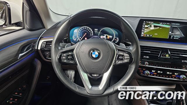 BMW 5-Series 530i xDrive Luxury Plus