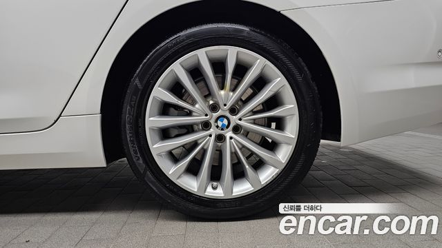 BMW 5-Series 530i xDrive Luxury Plus