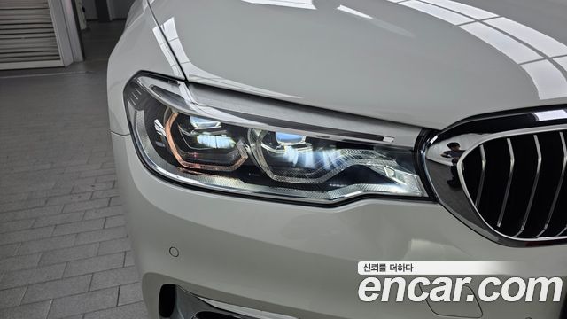 BMW 5-Series 530i xDrive Luxury Plus