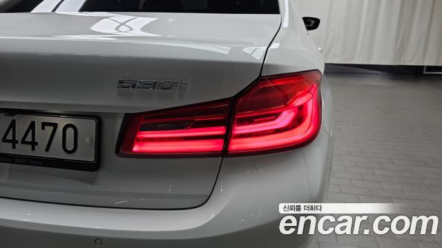 BMW 5-Series 530i xDrive Luxury Plus
