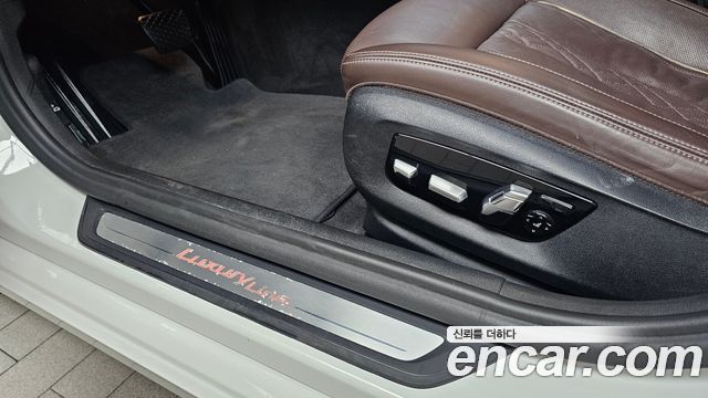BMW 5-Series 530i xDrive Luxury Plus