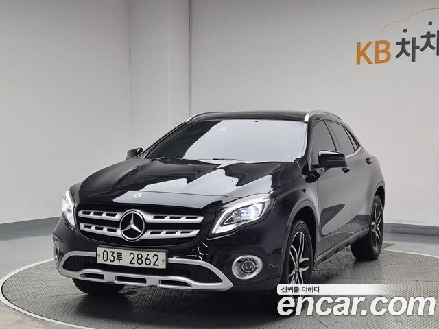 Mercedes-Benz GLA-Class GLA220 Premium