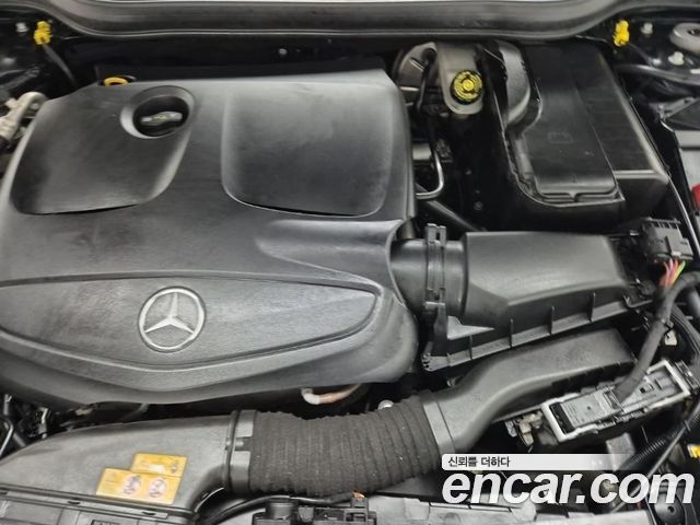 Mercedes-Benz GLA-Class GLA220 Premium