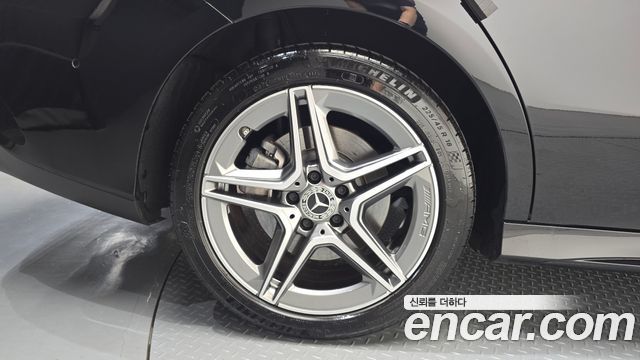 Mercedes-Benz CLA-Class CLA250 4MATIC
