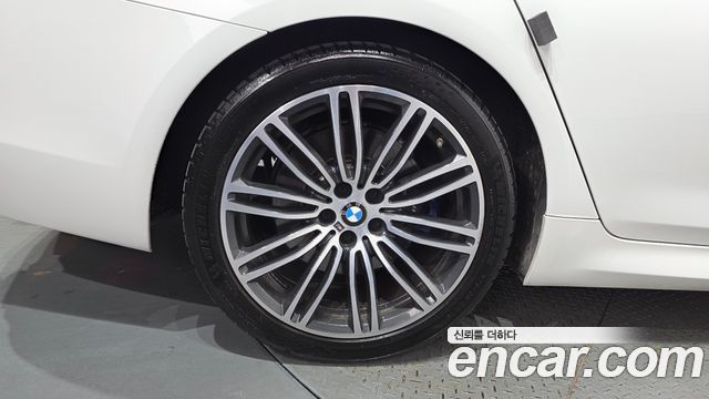 BMW 5-Series 530i M Sport Package Plus