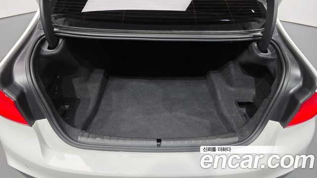 BMW 5-Series 530i M Sport Package Plus