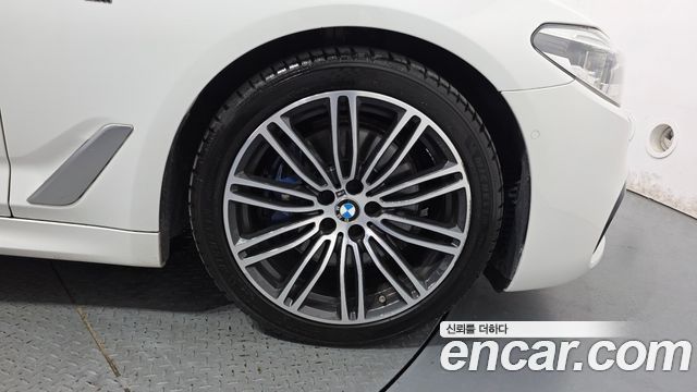 BMW 5-Series 530i M Sport Package Plus