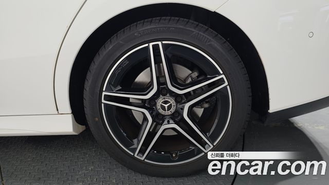 Mercedes-Benz CLA-Class CLA250 4MATIC