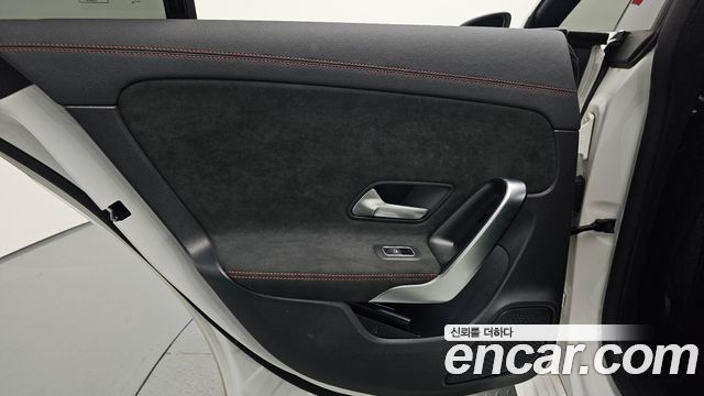 Mercedes-Benz CLA-Class CLA250 4MATIC