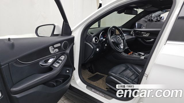 Mercedes-Benz GLC-Class GLC220 d 4MATIC