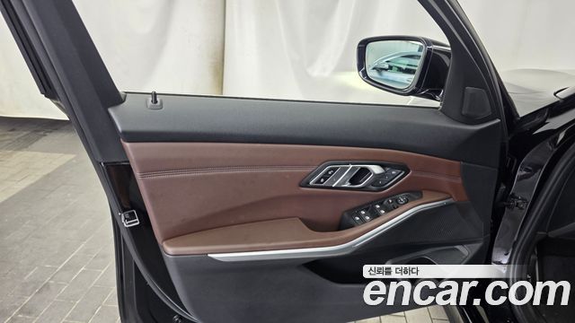 BMW 3-Series 320d Luxury