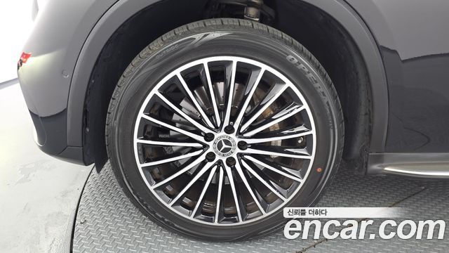 Mercedes-Benz GLC-Class GLC300 4MATIC AMG Line