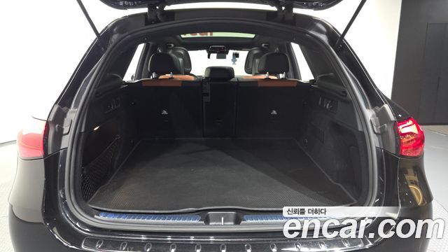Mercedes-Benz GLC-Class GLC300 4MATIC AMG Line