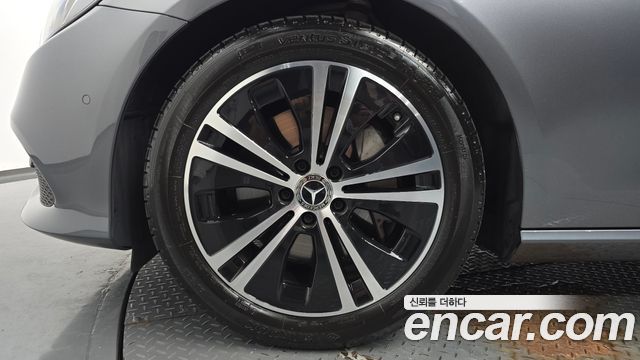 Mercedes-Benz E-Class E300 Avantgarde