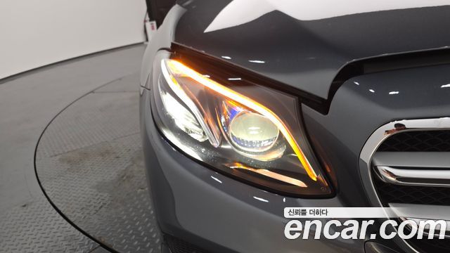 Mercedes-Benz E-Class E300 Avantgarde