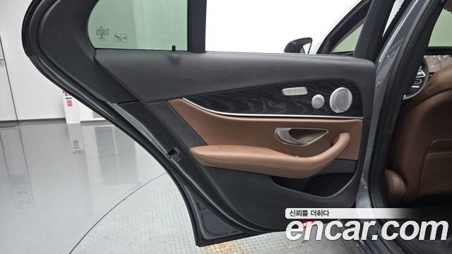 Mercedes-Benz E-Class E300 Avantgarde