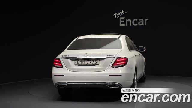 Mercedes-Benz E-Class E220d 4MATIC Avantgarde