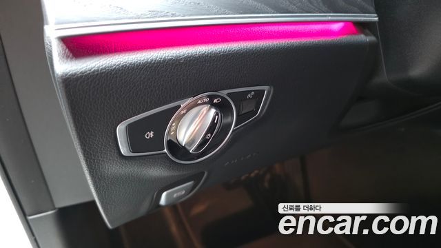 Mercedes-Benz E-Class E220d 4MATIC Avantgarde