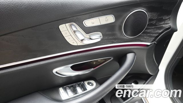 Mercedes-Benz E-Class E220d 4MATIC Avantgarde