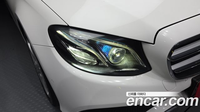 Mercedes-Benz E-Class E220d 4MATIC Avantgarde
