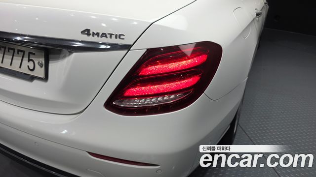 Mercedes-Benz E-Class E220d 4MATIC Avantgarde