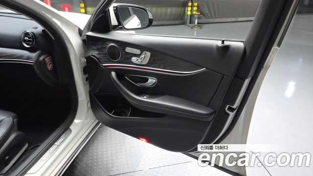 Mercedes-Benz E-Class E220d 4MATIC Avantgarde