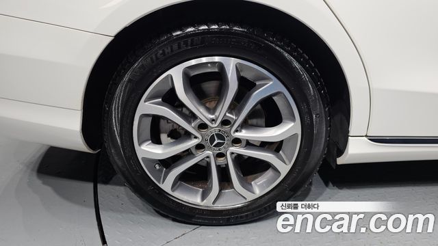 Mercedes-Benz C-Class C200 Avantgarde