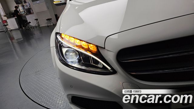 Mercedes-Benz C-Class C200 Avantgarde