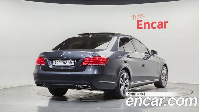 Mercedes-Benz E-Class E300 4MATIC Avantgarde