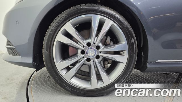 Mercedes-Benz E-Class E300 4MATIC Avantgarde