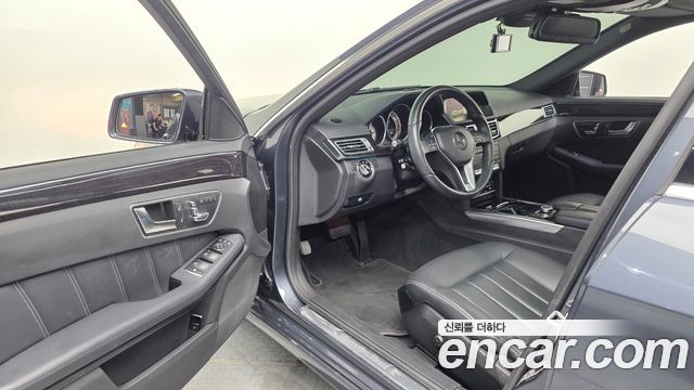 Mercedes-Benz E-Class E300 4MATIC Avantgarde