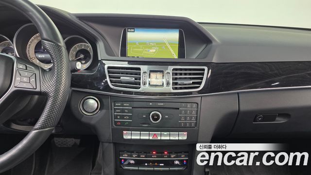 Mercedes-Benz E-Class E300 4MATIC Avantgarde