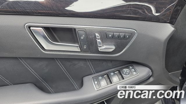 Mercedes-Benz E-Class E300 4MATIC Avantgarde
