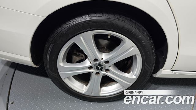Mercedes-Benz E-Class E220d Avantgarde