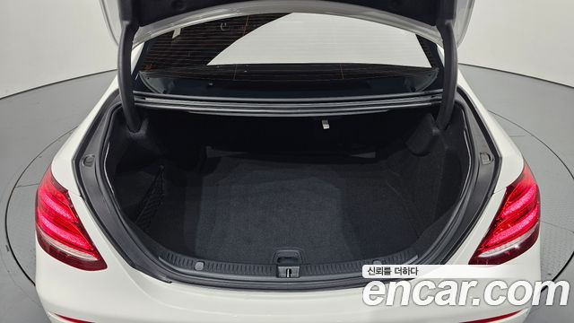 Mercedes-Benz E-Class E220d Avantgarde