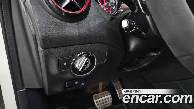 Mercedes-Benz GLA-Class GLA45 AMG 4MATIC