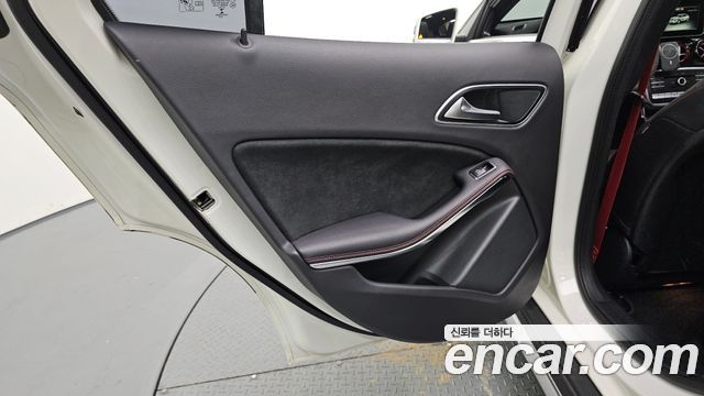 Mercedes-Benz GLA-Class GLA45 AMG 4MATIC