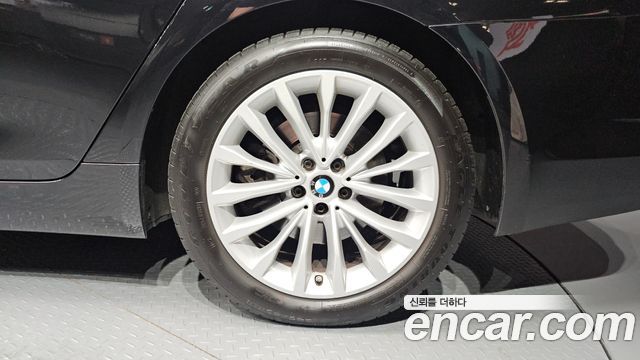 BMW 5-Series 520d Luxury Plus