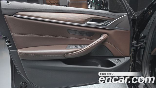 BMW 5-Series 520d Luxury Plus