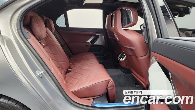 BMW 7-Series 740i xDrive M Sport