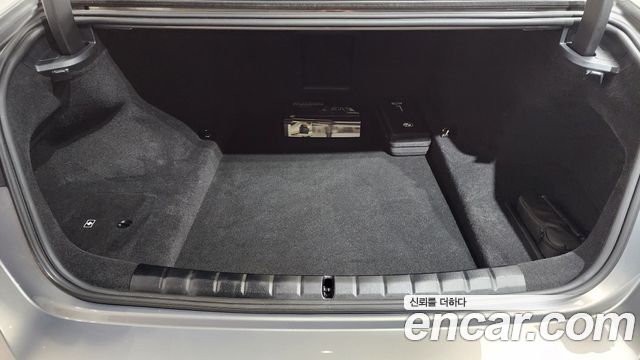 BMW 7-Series 740i xDrive M Sport