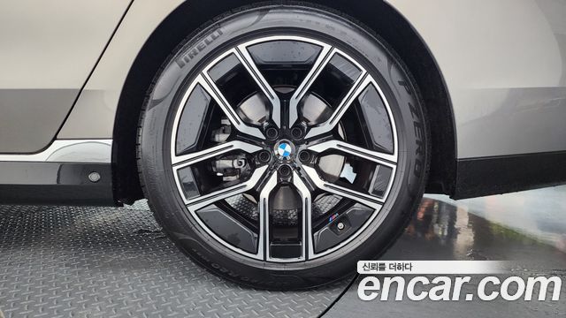 BMW 7-Series 740i xDrive M Sport